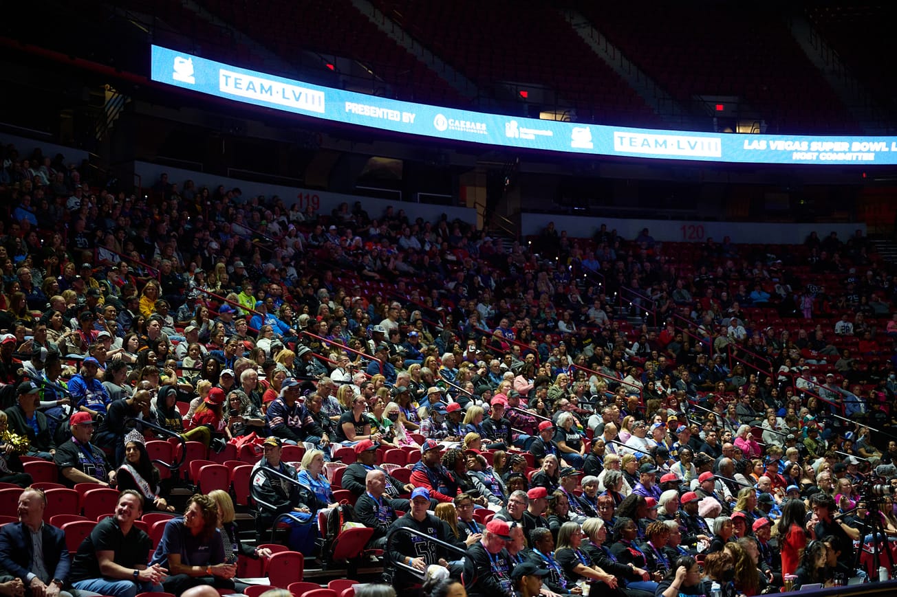 Thousands Of Local Volunteers Prepare For Super Bowl Lviii 8142